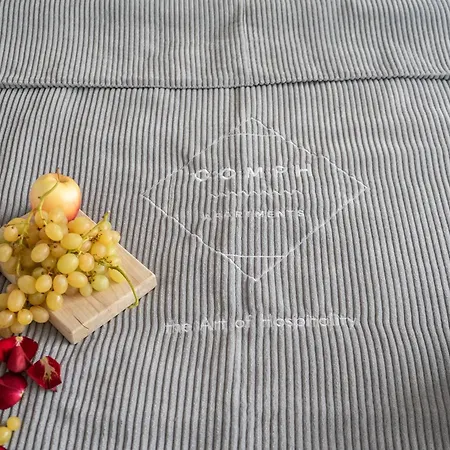 Oomph Urbanvibe Centrum Stylish 2br Hideaway アパート ワルシャワ