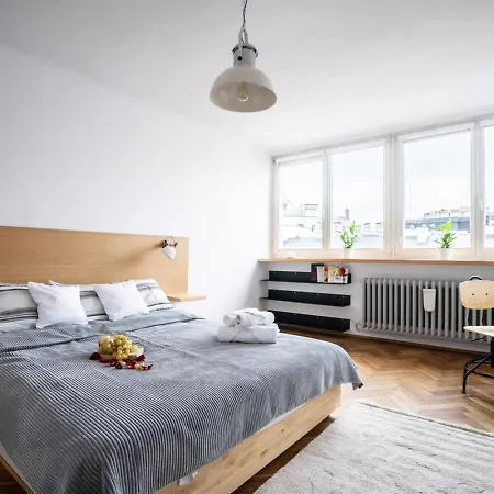 Urbanvibe Centrum | Stylish 2br Hideaway *