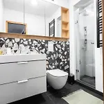 Apartmán Urbanvibe Centrum | Stylish 2Br Hideaway *