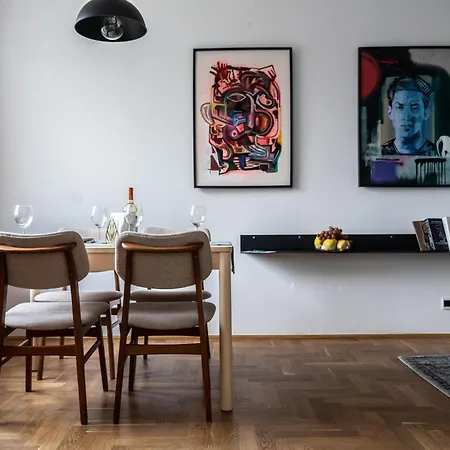 Urbanvibe Centrum | Stylish 2Br Hideaway Apartmán *