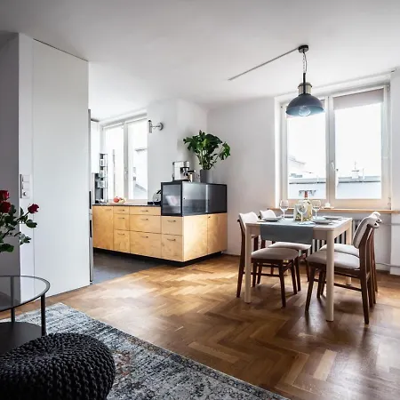 Urbanvibe Centrum | Stylish 2br Hideaway *