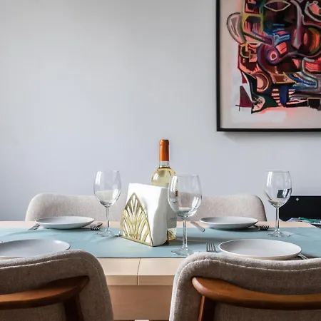 Urbanvibe Centrum | Stylish 2br Hideaway *
